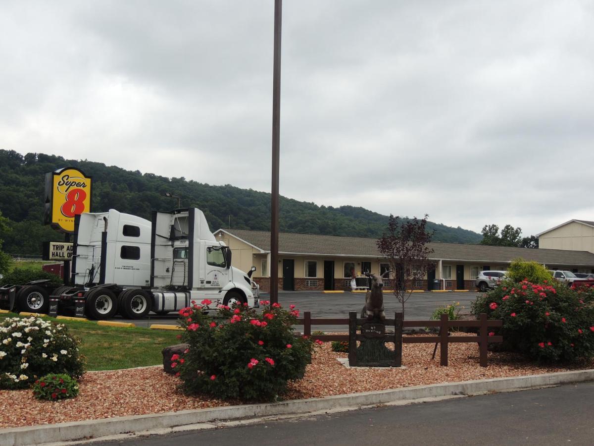 Super 8 By Wyndham Mifflinville Near Bloomsburg Екстериор снимка