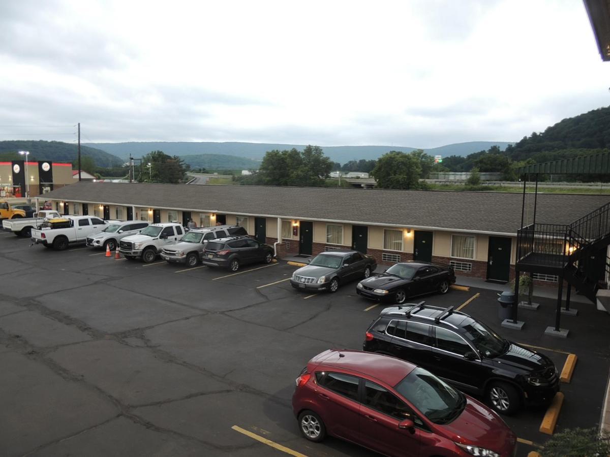 Super 8 By Wyndham Mifflinville Near Bloomsburg Екстериор снимка