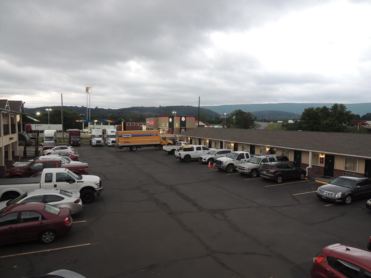 Super 8 By Wyndham Mifflinville Near Bloomsburg Екстериор снимка