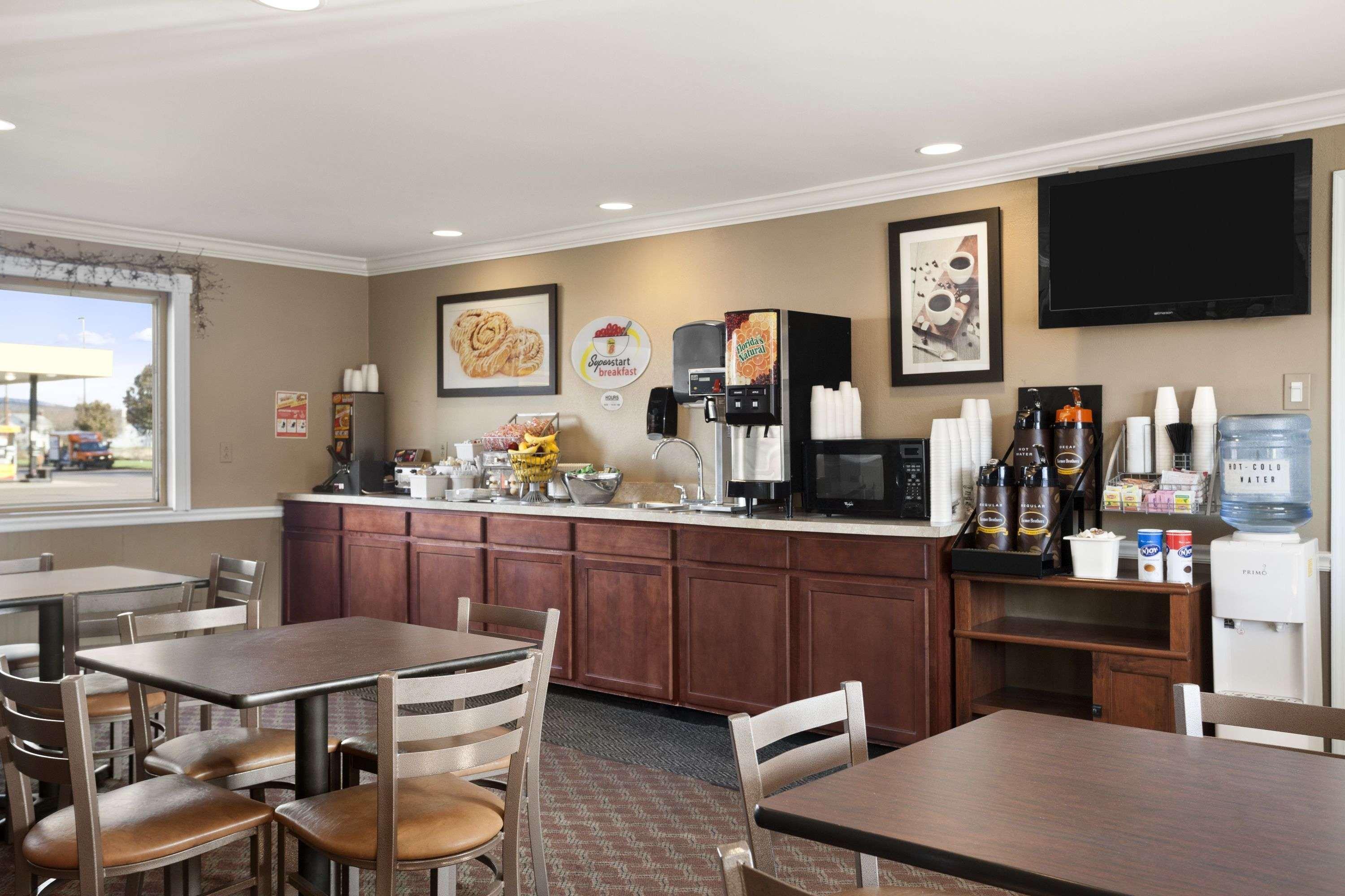 Super 8 By Wyndham Mifflinville Near Bloomsburg Екстериор снимка